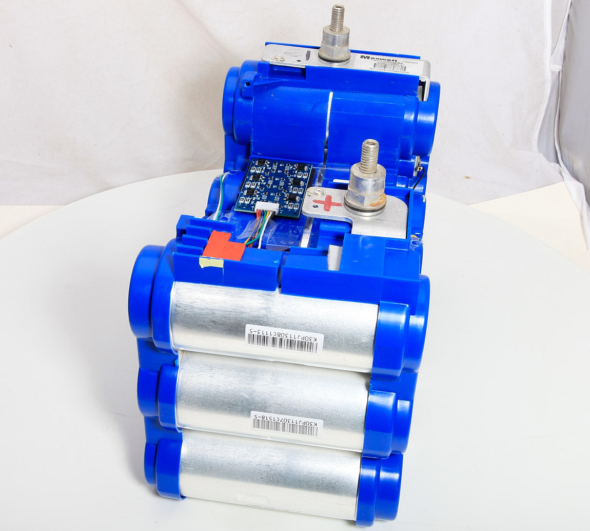 Maxwell Ultra Capacitor 1000 Farad 16V DC For Car Amps, Solar Panels, Car Starter etc.